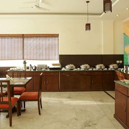 Comfort Hotel Dewa Retreat Rishīkesh Restoran fotoğraf