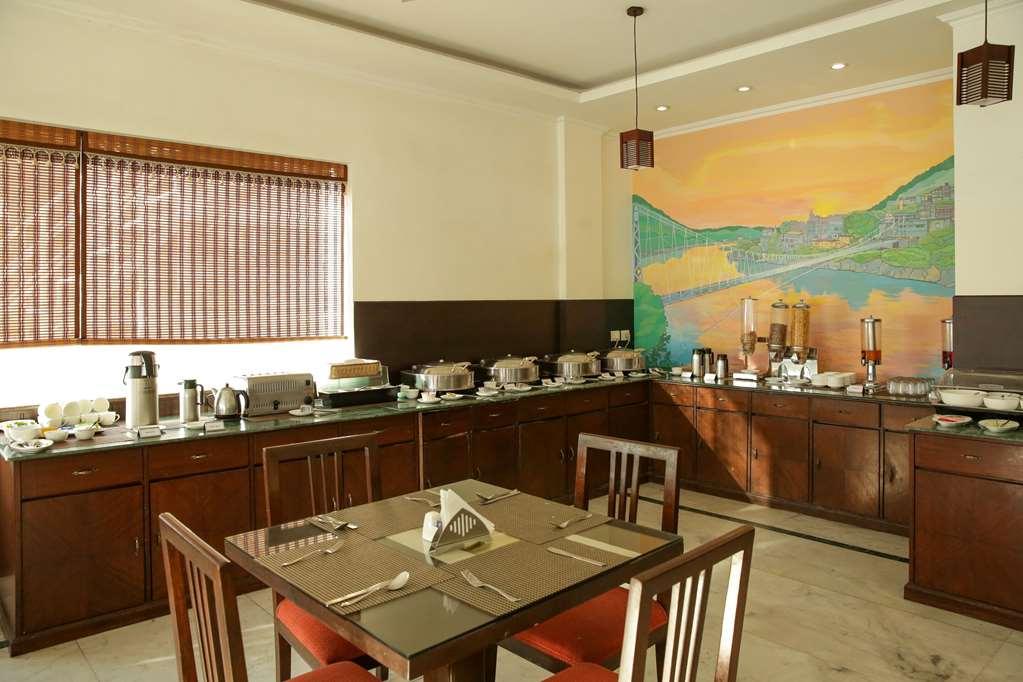 Comfort Hotel Dewa Retreat Rishīkesh Restoran fotoğraf